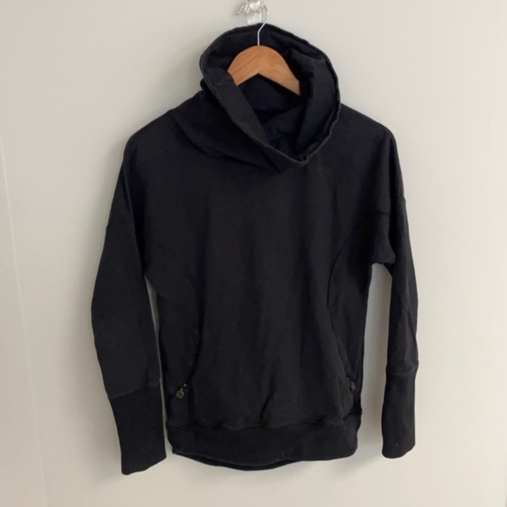 LULULEMON Women's Size 4 Mock neck sweater Black Pullover lulu active wear - Picture 1 of 5